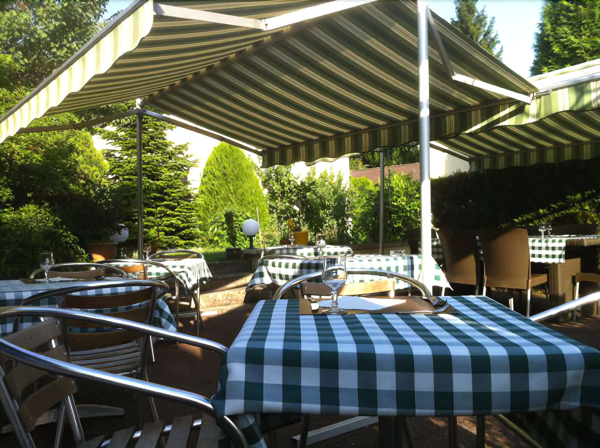 Les Tilleuls Montbeliard Sud オダンクール エクステリア 写真